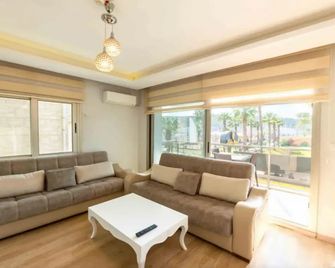 Sigacik Marina Apart Hotel - Seferihisar - Wohnzimmer