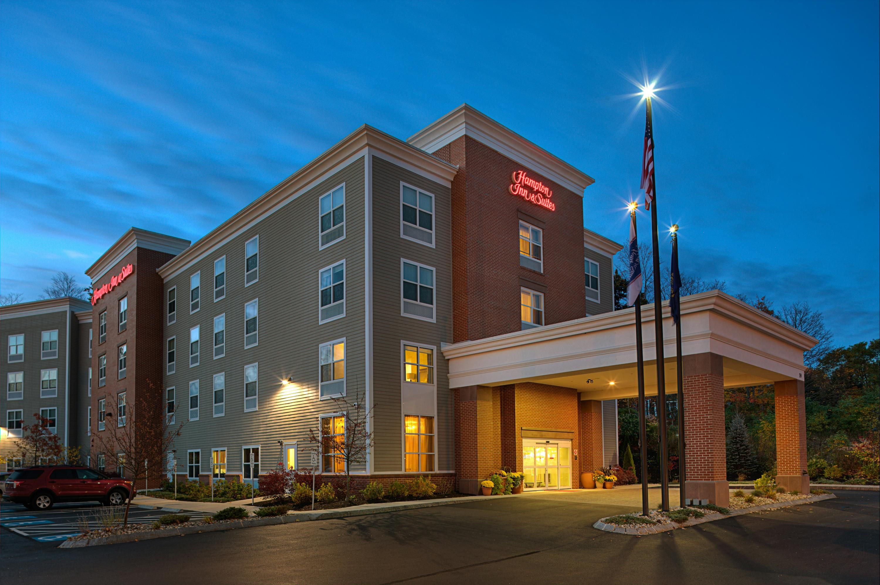 Hampton Inn & Suites Exeter - אקסטר - בניין