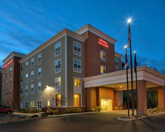 Hampton Inn & Suites Exeter - Exeter - Gebäude