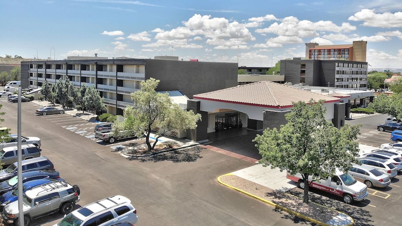 Ramada Plaza by Wyndham Albuquerque Midtown