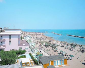 Hotel Eden - Viserbella - Strand