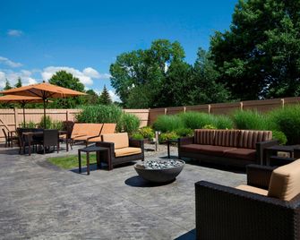Courtyard by Marriott Ithaca Airport/University - Ithaca - Patio