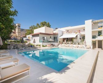 Tarra Seaside Hotel - Georgioupoli - Pool