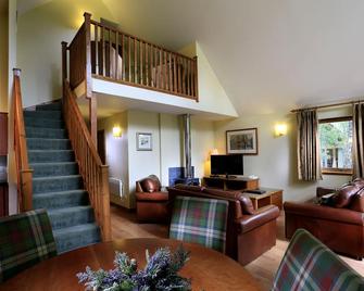 Macdonald Aviemore Woodland Lodges - Aviemore - Living room