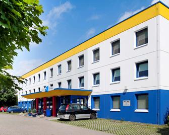 Ibis budget München Putzbrunn - Putzbrunn - Building