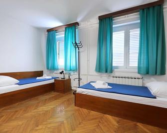 Student Dormitory Rooms Ivan Goran Kovacic - Rijeka - Schlafzimmer