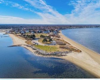 Beach House for rent - 4 houses down from Conimicut Beach park. - Warwick - Plage