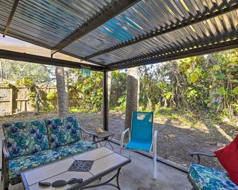 Cape Canaveral Cottage with Hot Tub Walk to Beach - Cape Canaveral - Patio