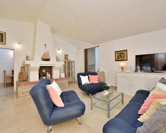 Seaside holiday house Privlaka, Zadar - 22867 - Privlaka - Living room