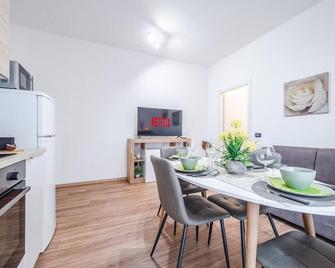 Essenza Moderna - Zona Ospedale Civile - Brescia - Essbereich