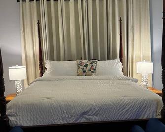 Shaquette’s Chateau:Your luxurious getaway! - Greenville - Ložnice