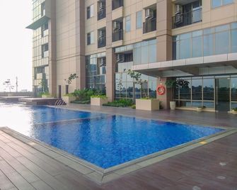 Fancy And Nice Studio At Sakura Garden City Apartment - Jakarta - Pool