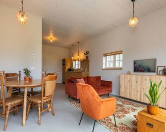 Beautiful villa for 4 people with WIFI, TV, terrace and panoramic view - Veere - Dining room