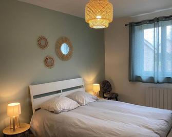 Maison rénovée au calme avec jardin, terrasse et garage, à 10 min de Moulins, draps et serviettes inclus - FR-1-489-372 - Villeneuve-sur-Allier - Habitación