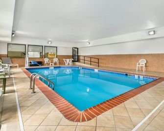 Spark by Hilton Shepherdsville Louisville South - Shepherdsville - Pool
