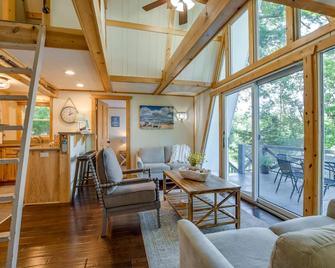 Cozy Waterfront Cabin, On Sunset Bay, Lake Wisconsin !! Summer And Winter Fun !! - Lodi - Soggiorno