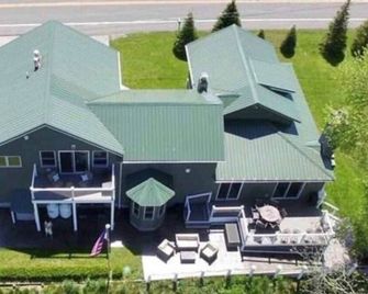 Riverview Lodge Master Suite - Pulaski - Gebouw