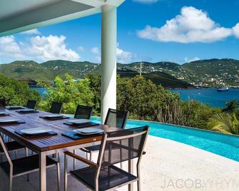 Contemporary Waterfront Luxury Estate Views,pool,ac,gym - Saint Thomas Island - Piscina