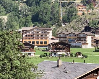 Aktiv- und Genusshotel Alpenblick - Fiesch - Gebäude