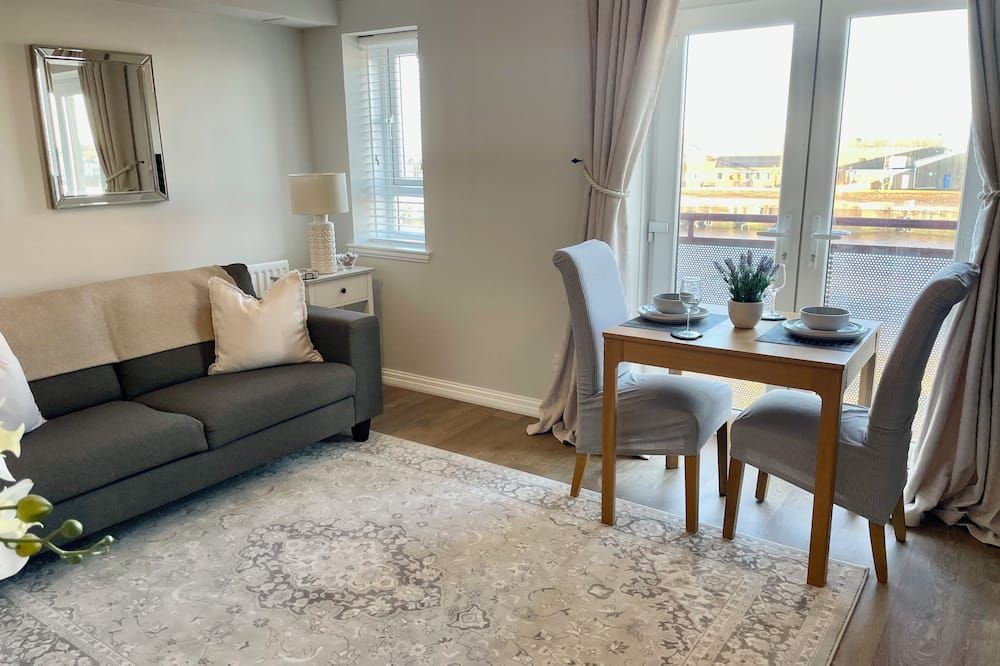Kintyre Apartment - Ayr - Living room