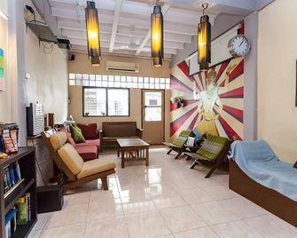 Siam Journey Guesthouse - Bangkok - Living room