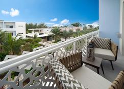 Luxury 1 bed apartment near Seven Mile Beach at The Grove - Villa Nature Bliss - West Bay - Balcón