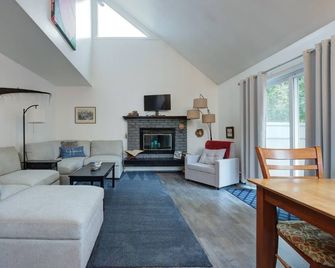 Incredible Townhouse U-Med, walk to Jewish Center - Anchorage - Sala de estar
