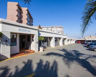 Vetho 1 Apartments OR Tambo Airport - Kempton Park - Building