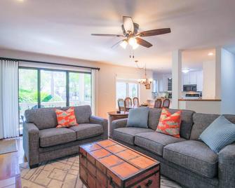 Rue De Buci - Seabrook Island - Living room