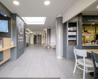 B&B HOTEL Calais Centre St Pierre - Calais - Lobby