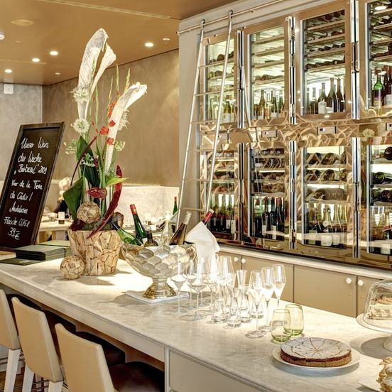 Bar view of Hyperion Hotel Dresden Am Schloss