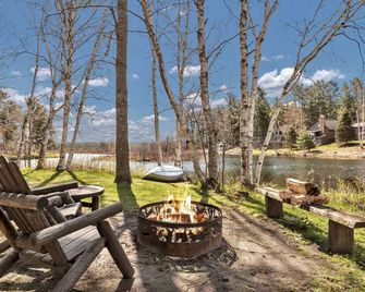 Cabin on AuTrain River a few blocks from Lk Superior, 10 mi from Munising - Au Train - Patio