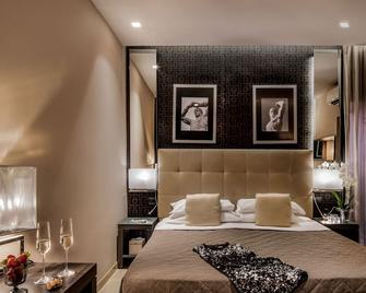 Condotti Boutique Hotel - Rome - Bedroom