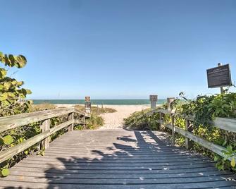 Pet-Friendly Home in Vero Beach, 1 Mi to Beach! - Vero Beach - Beach