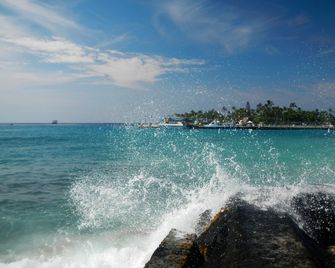 Holiday Inn Express & Suites Kailua-Kona By IHG - הולואלוה - בריכה