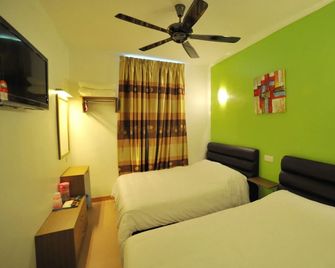 OYO 850 Gold Star Hotel - Chukai