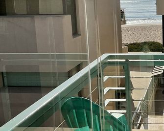 Beautiful Condo on the Beach in Carpinteria - Carpinteria - Balkon