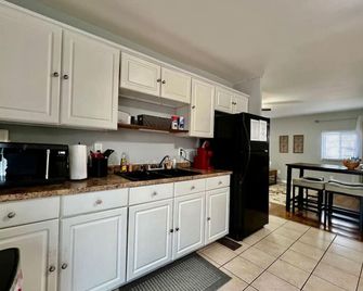 Comfortable Two Bedroom on Royal in Springboro - Springboro - Kitchen