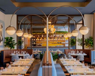 The Godfrey Detroit, Curio Collection by Hilton - דטרויט - מסעדה