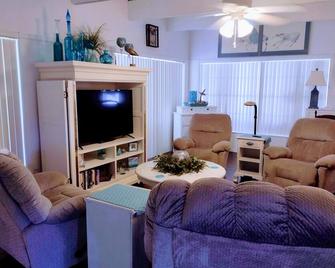 Serenity at the Lake - Hernando - Sala de estar