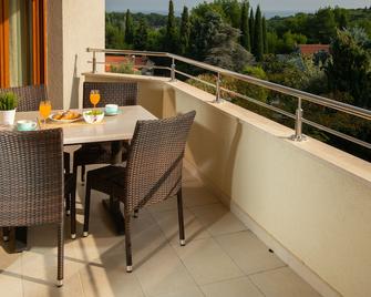Villa Oliva - Premantura, New Apartment With Sea View - Premantura - Balcony