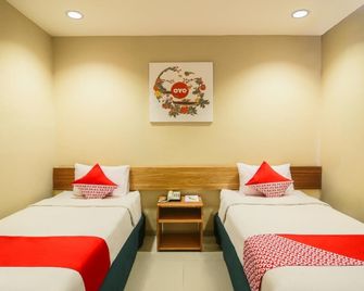 Hotel Cepu Indah 2 - Cepu - Habitación