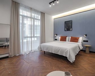 Style Suites by Olala Homes - Madrid - Bedroom