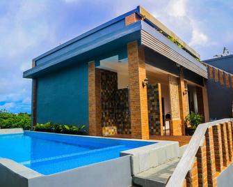 Clover Bali - South Kuta - Piscina