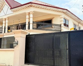 Jacuzzi Nori - Madina - Building