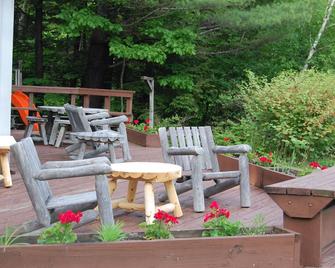 Two Bedroom Chalet, Charming, Quiet, River Front - Jamaica - Patio