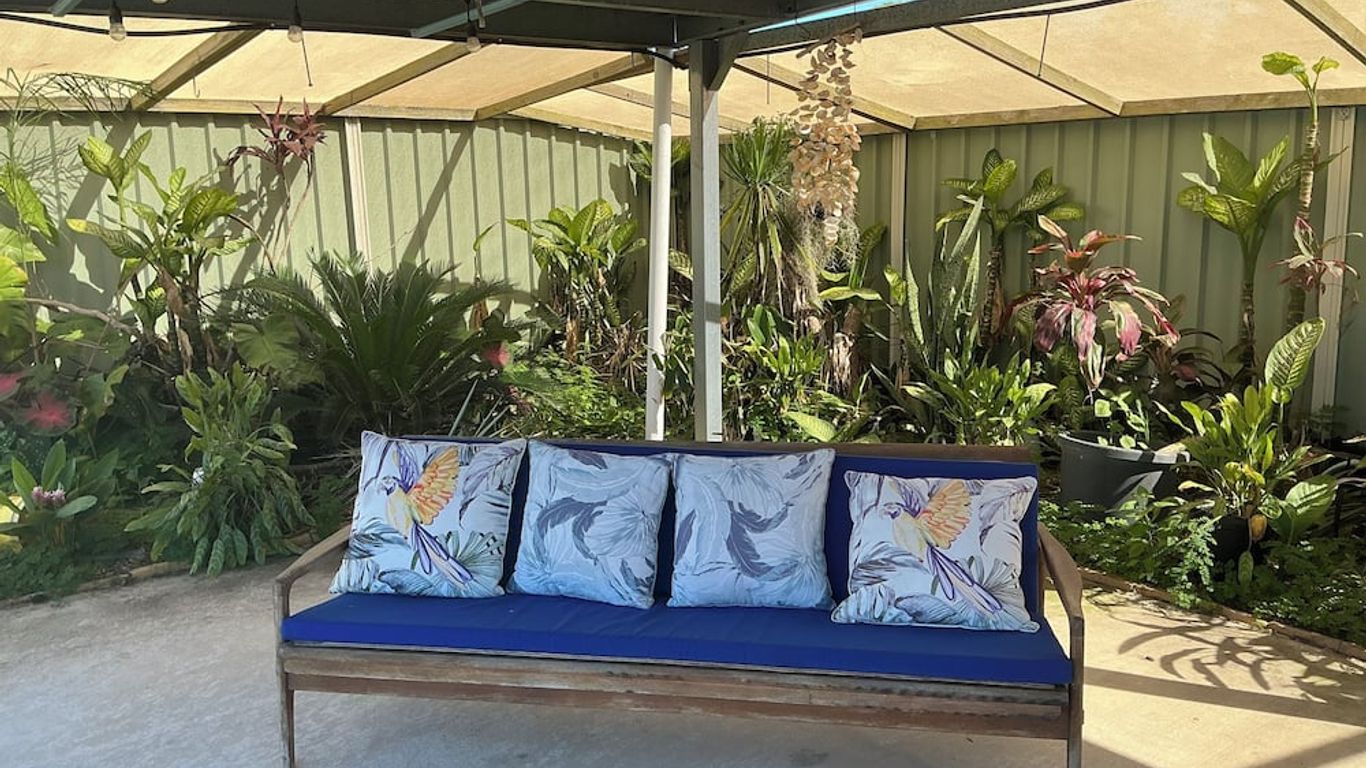 Moore Park Beach Inn