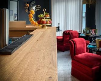 جراند هوتل هاي - دوسيلدورف - بار