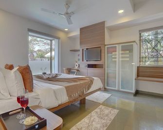 Alaya Stays Adarsh Villa 3 Bhk - Lonavala - Camera da letto