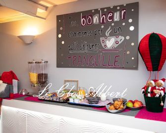 克洛斯艾伯特飯店 - Loudun - 自助餐